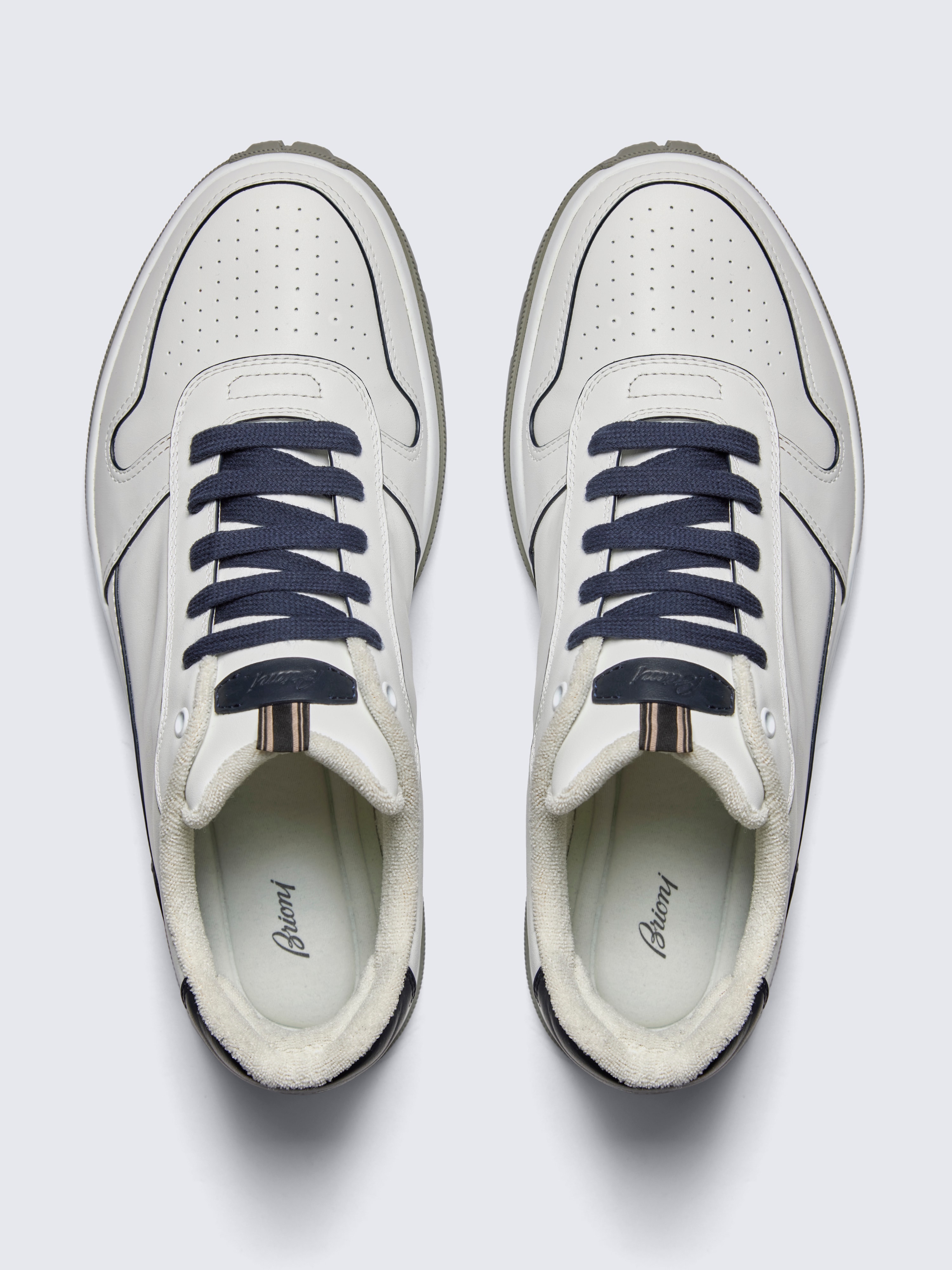 Sneaker Crossing in Weiß und Mitternachtsblau
