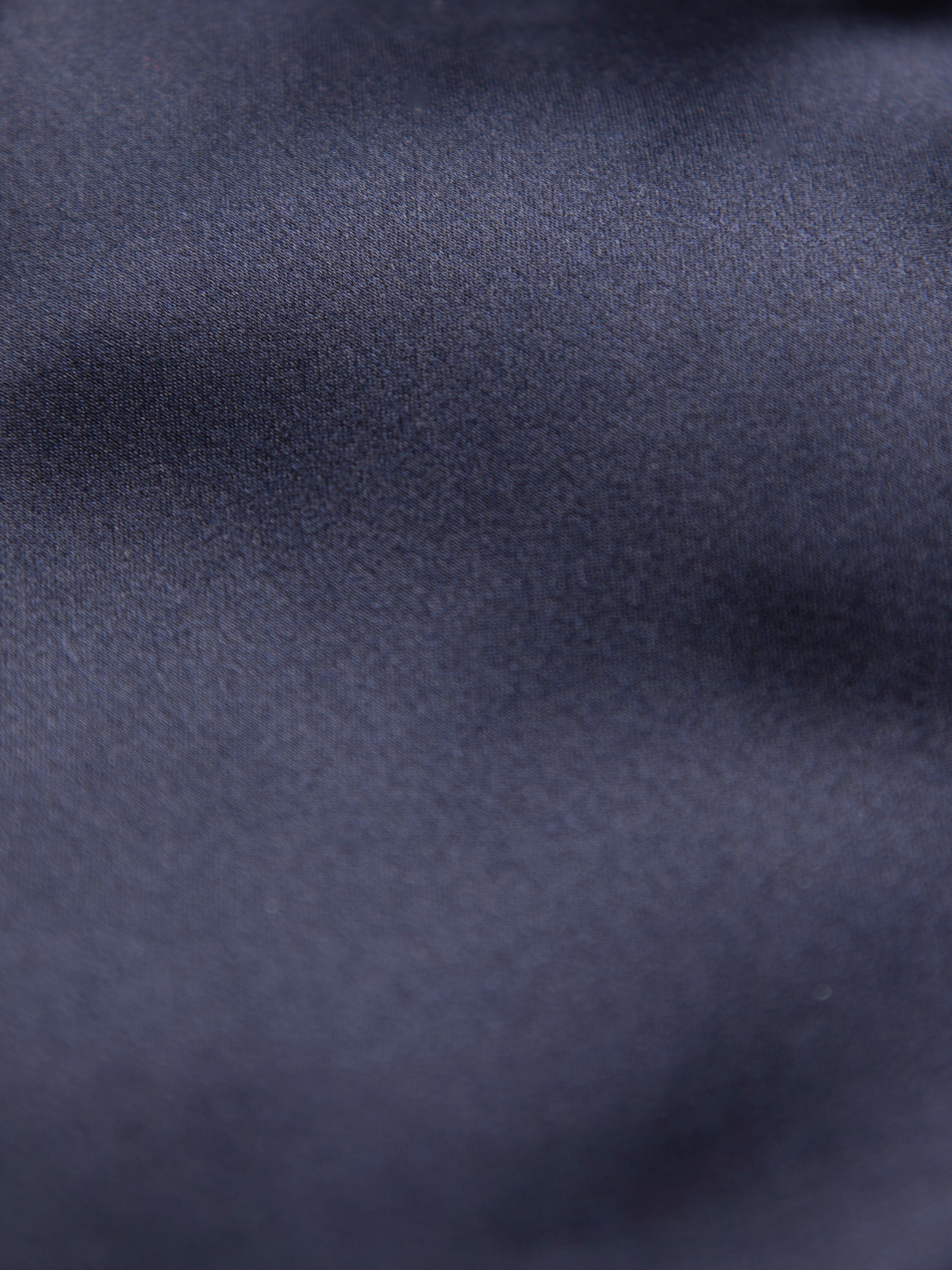 Black three-dimensional B-logo silver cufflinks