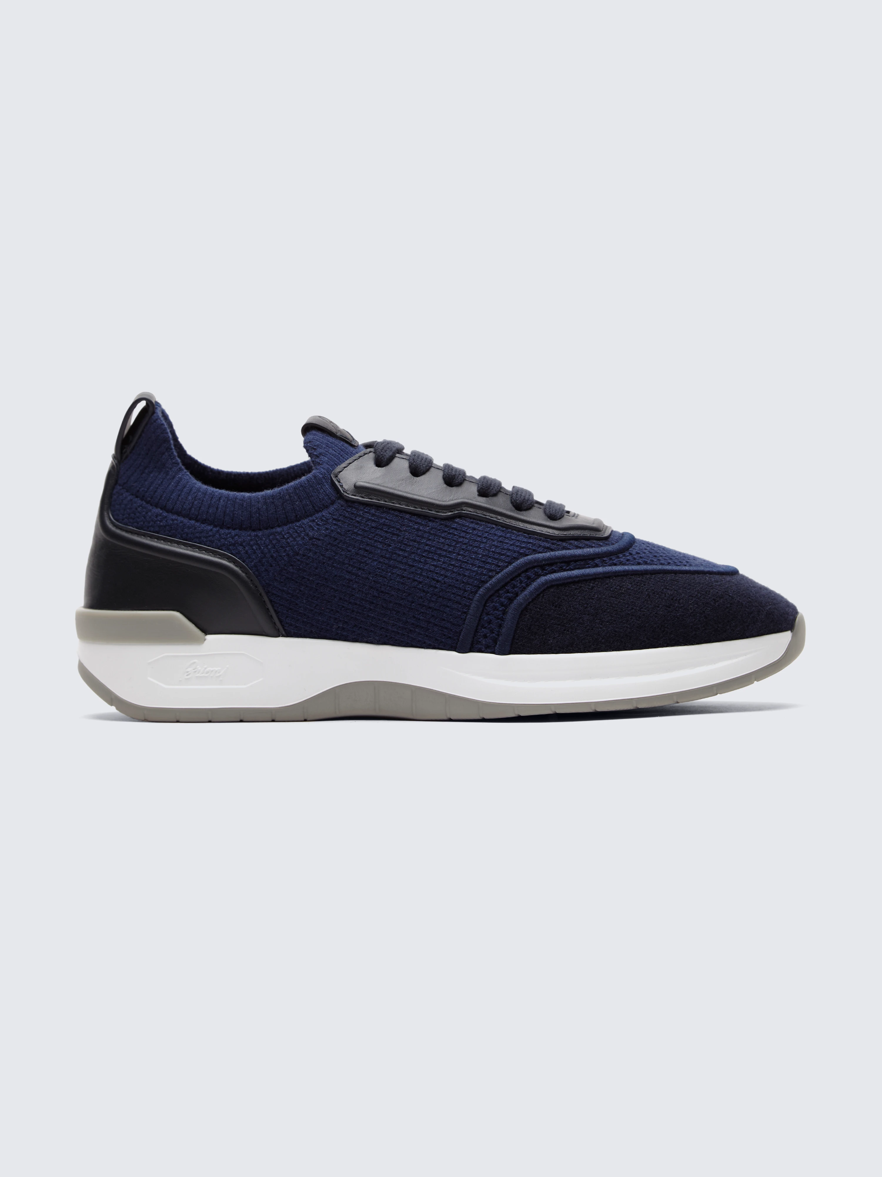 go toSneakers aus Kaschmir- und Wollstrick in Mitternachtsblau