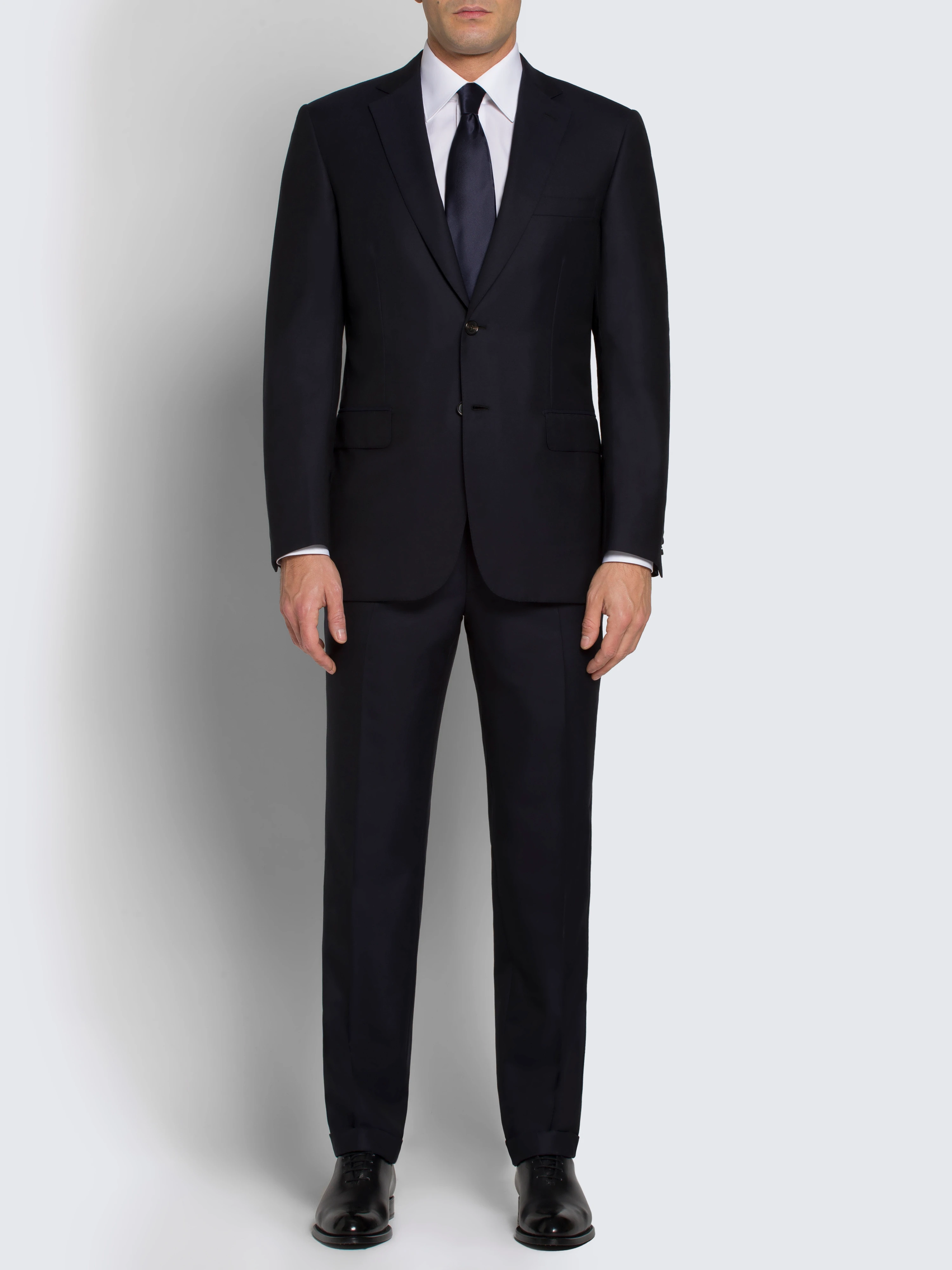 Essential midnight blue Super 160's wool gabardine Brunico suit
