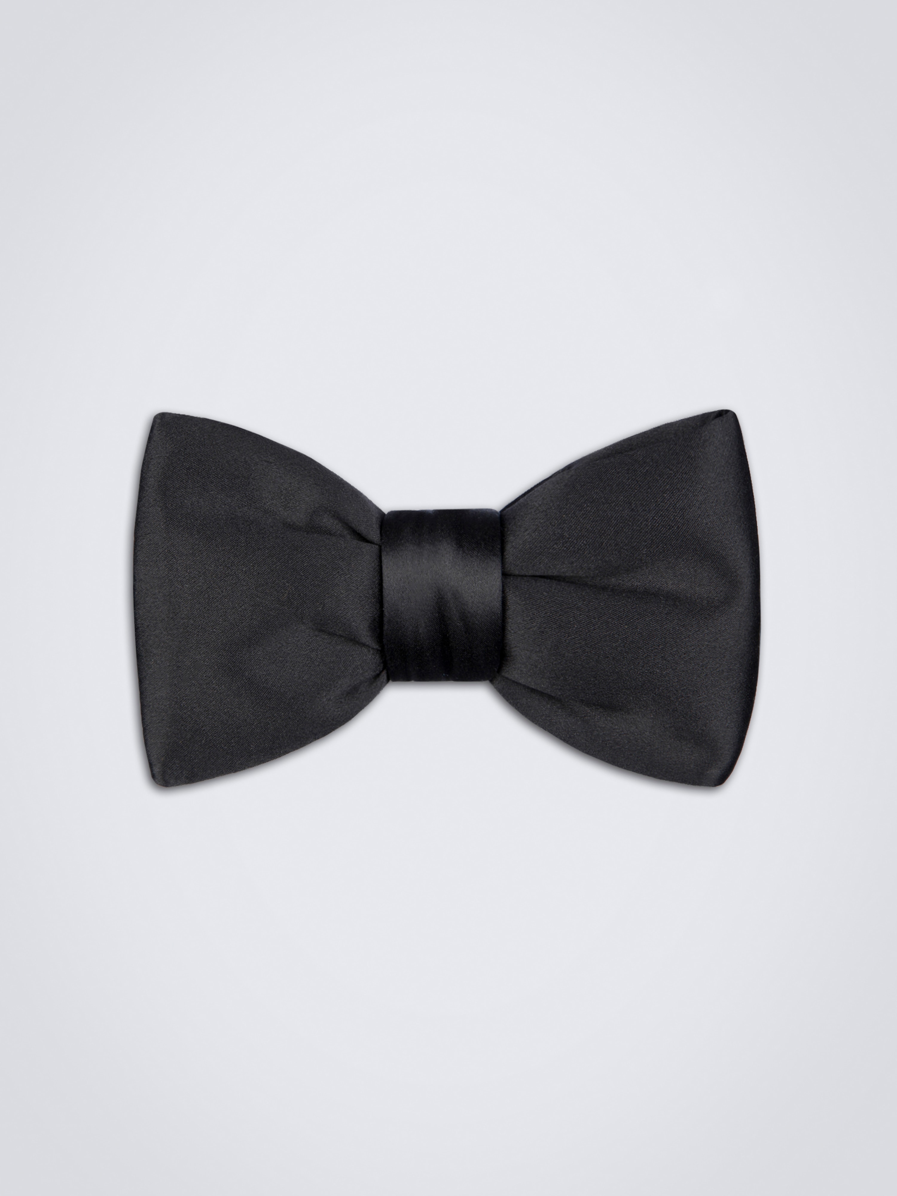 Essential black silk bow tie