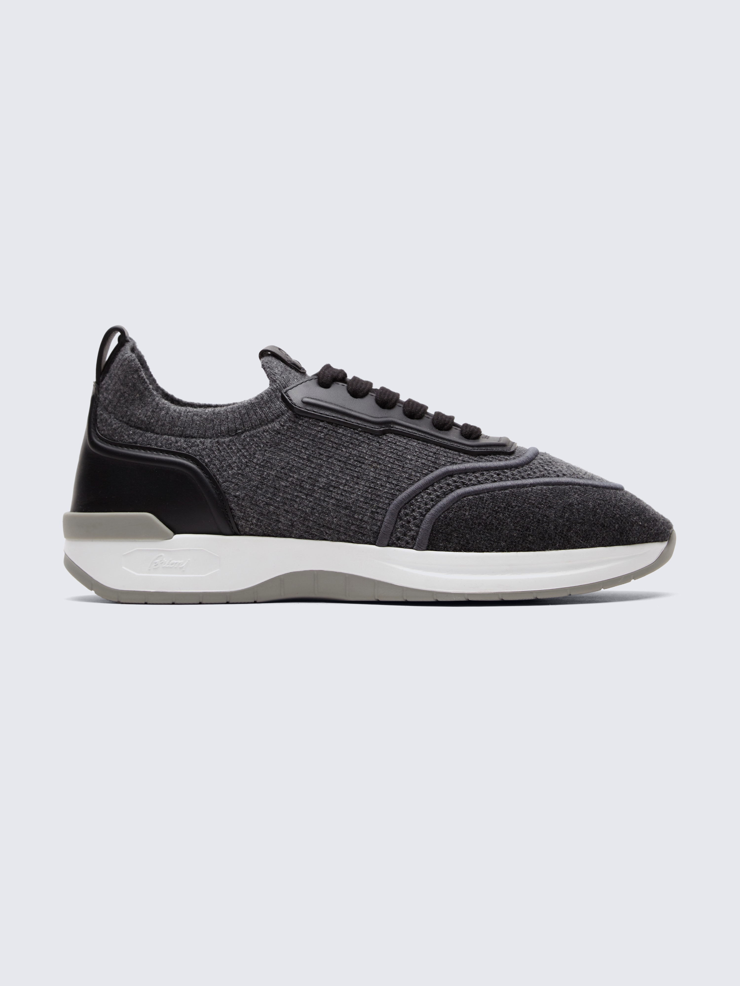 go toSneakers aus Kaschmir- und Wollstrick in Grau